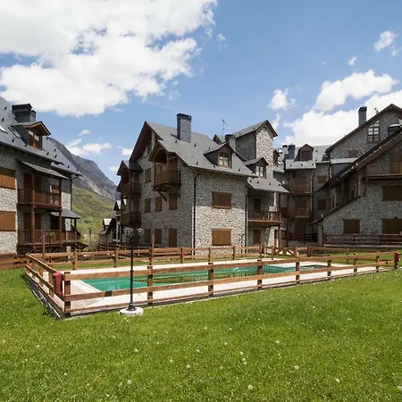 Apartment Berde - Linsoles Vall Benas 6, Ideal Parejas